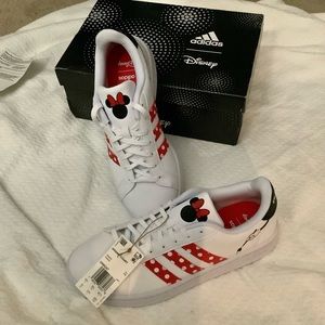 🚨🚨LIMITED EDITION DISNEY GRAND COURT ADIDAS FEATURING MINNIE MOUSE🚨🚨 🔥NIB